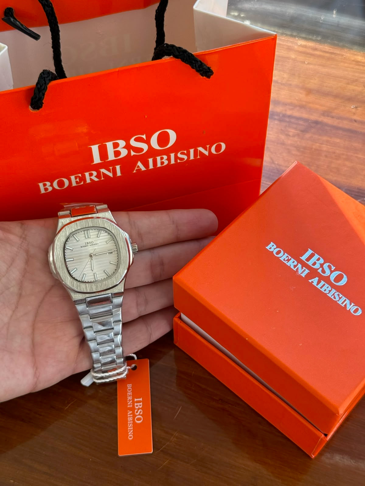 IBSO مربع معدني